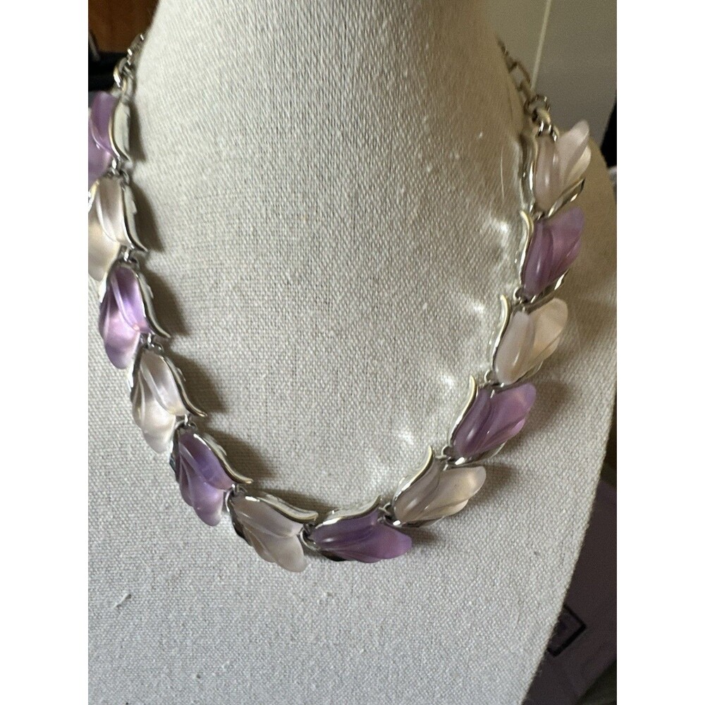 Vintage Lavender Pink Lucite Leaf Necklace Silver Tone Frosted Floral - Picture 8 of 8